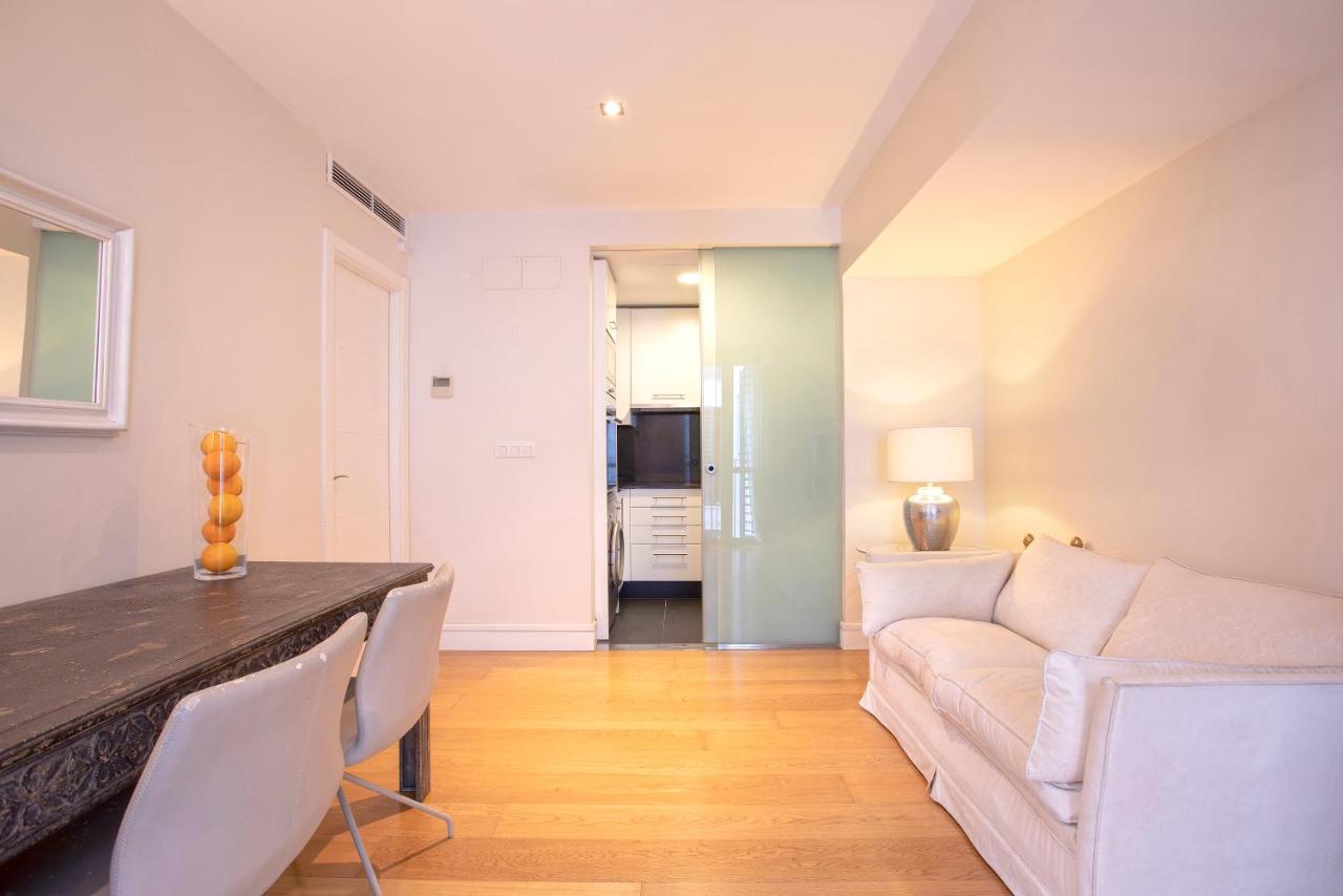 Acogedor Apartamento Junto A La Catedral By Rent Me Málaga Exterior foto